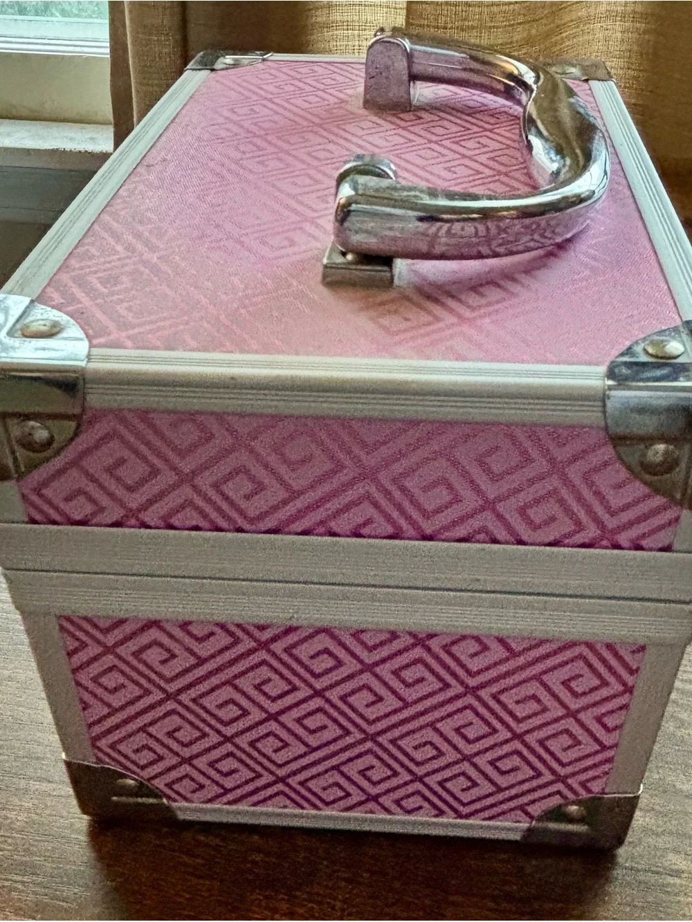 Vintage Y2K Caboodles Pink Geometric Aluminum Makeup Train Case Organizer 🎀
